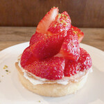 Cafe PetitBonheur - 季節フルーツのタルト