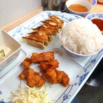 いのうえの餃子 - 餃子定食　一人前　ご飯大盛り