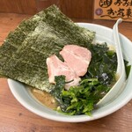 武蔵家 - 料理写真:ラーメン＋海苔＋わかめ