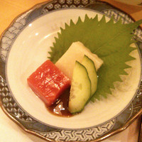 豆富料理と吟醸せいろ蒸し 八かく庵 大阪ステーションシティ店 - 【冷菜】生姜豆富とトマトの松重ね造り
