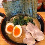 横浜ラーメン 北村家 - 青葉盛ラーメン(並)　950円