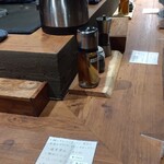 阿見 蜂と蝶 - 卓上。