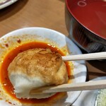 第7ギョーザの店 - ごま油が効いたラー油との相性抜群