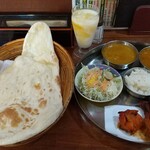 本場のインド料理 ラドウニ - 
