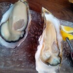 ビストロ ハッチ - 牡蠣をおかわり