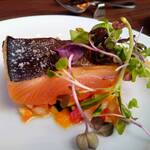 ビストロ ハッチ - 桜鱒の炭火焼き