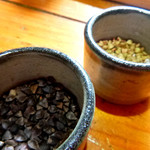 そば切 雨耕庵 - テーブルディスプレイ