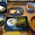 御厨 - 朝のおにぎり膳（1470円）