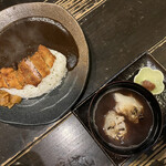 Cafe 婆沙羅 - 名物の100時間煮込んだ黒カレー(Wカツ)と京ぜんざい。異色の組み合わせ？