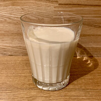 南青山エッセンス - ランチセットA（海老のチリソース煮、二十四節気の薬膳スープ） ¥1,800 の無調整有機豆乳