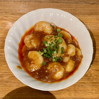 南青山エッセンス - ランチセットA（海老のチリソース煮、二十四節気の薬膳スープ） ¥1,800 の海老のチリソース煮