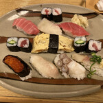 Tsunemoto Sushi - ランチ　寿司セット　※画像無いですか、小鉢と汁物が付いてます
