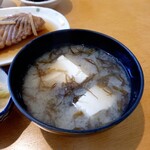 知床らうす亭 - 豆腐とふのりのお味噌汁