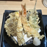 Washoku Tempura Sakusaku - 天ぷら定食の天ぷらアップ