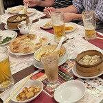 老辺餃子舘 - 空芯菜、麻婆豆腐、蒸し餃子…宴会は進む