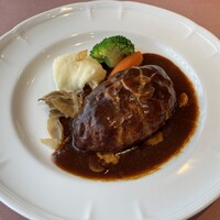 厳選洋食さくらい - ハンバーグ（デミグラスソース）