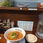 ラーメン・担々麺 薫ル白黒ぶらうん - 