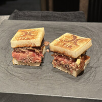 西麻布 焼肉 X - 但馬玄バーグサンド