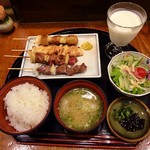 藤よし - 「焼とり定食」に、サービスのヨーグルトを付けてもらいました