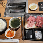 精肉店直営 焼肉定食 やまと - 