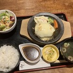 和牛料理 要 - 230516火　大阪　和牛料理 要　黒毛和牛100％ハンバーグステーキ定食1,100円、チーズのせ200円