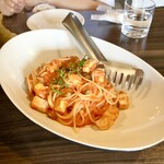 ピッツエリアバール　CACTUS　D'ORO - メカジキのプッタネスカ（アンチョビ・オリーブ・ケッパーのトマトソース）スパゲティ