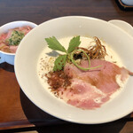 Ramen Dano Dano - 白湯　900円+お肉ごはん　300円