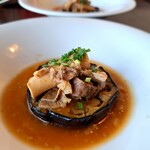 中国菜 智林 - ⚫豚軟骨と揚げ丸茄子の豆豉ソース