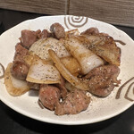 Igari - 砂肝と玉ねぎ炒め