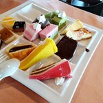 麦畑 - デザート群。これ以外にもアイスやチョコフォンデュあったよ。