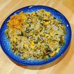 居酒屋 和ゆう - 高菜ピラフ　人気の1品　高菜の味に粒胡椒のピリッとくる刺激・ゴマ油の香りなど絶妙に美味しい味付けです！付け合せのパリッと食感のつぼ漬も相性抜群です(>ω<)