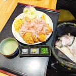 居酒屋 和ゆう - カウンター席だけですが、わんこと一緒に食事ができます。うちのわんこは疲れ過ぎてずっと寝てました^_^;　