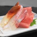 ミツワ - 2013.8 刺身（500円）ホッキ、ヒラマサ、ブツ