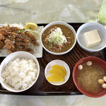 二本松バイパスドライブイン - ホルモン煮込定食＋いかげそ揚げ