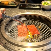 北新地焼肉 きらく - 焼いて下さいます