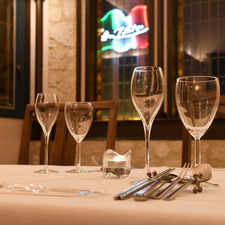 開放的なテラス席でも食事会や宴会ご利用可♪（10～16名様）