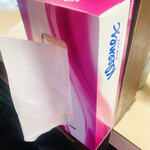 江戸ッ子 - ティッシュが壁に刺さってて使いやすいw