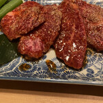 和牛A5雌牛と熟成牛舌 肉屋いちゆく - 