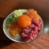 焼肉 にくだらけ - 究極の卵かけごはん