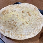 FOOD BOX - ロティ２枚目。できたて熱々は格別