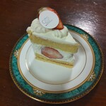 CALVA - 『完熟苺のショートケーキ』