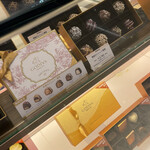 GODIVA 近鉄上本町店 - 美味しそうなトリュフ