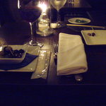 Mouri Sarubatore Kuomo - テーブルの雰囲気とオリーブ