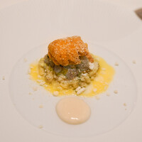 パトゥ - 根室ぼたんえぎの宮崎さんむらさきうにのタルタル、焼きナスレフォールソース