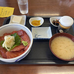 海鮮市場平島水産 - 中トロマグロ丼