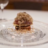 パトゥ - 出水のアジ、燻製バターとサマートリュフ