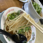 新立麺館 - 麺細め。