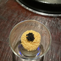 牛牛 西麻布 総本店 - ふわふわ卵のキャビア添え