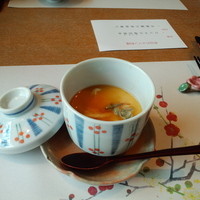 日本料理 TOBIUME - 不思議な酸味の効いた茶碗蒸し。じゅん菜を使ったあんがトロリ。