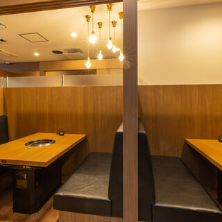 全てのお席が個室仕様です。(天井は解放)